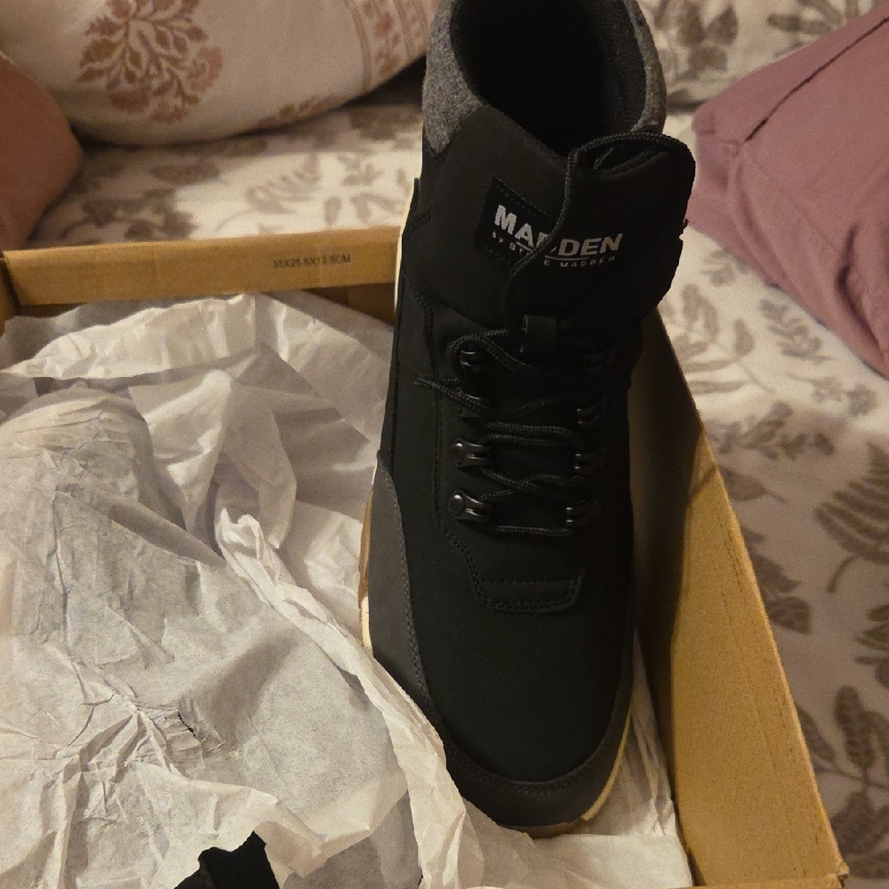 Steve Madden Black and Gray Men's High-Top Sneakers - Picture 2 of 4